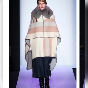 BCBG RUNWAY Cashmere cape w zipper prestine